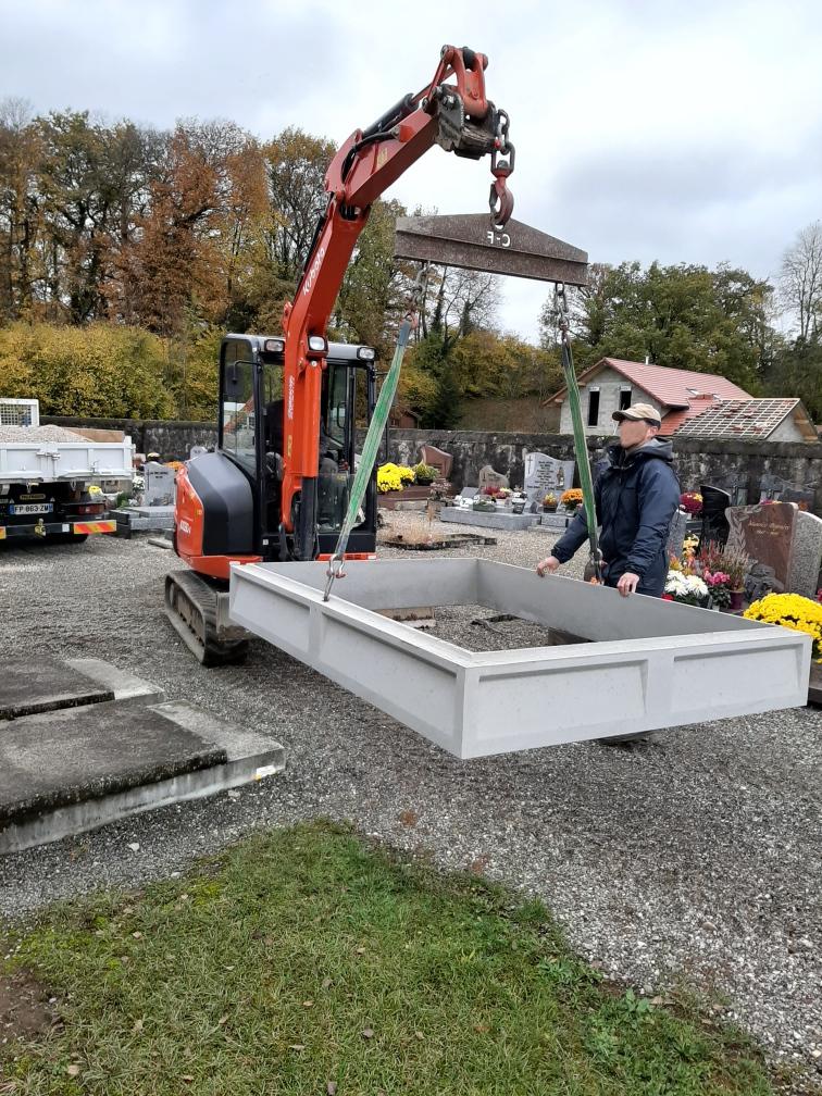 1/2 ELEMENTS DE CAVEAU PRECASE